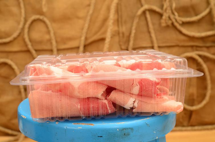 厂家销售 一次性透明吸塑食品盒 对折吸塑牛羊肉包装盒